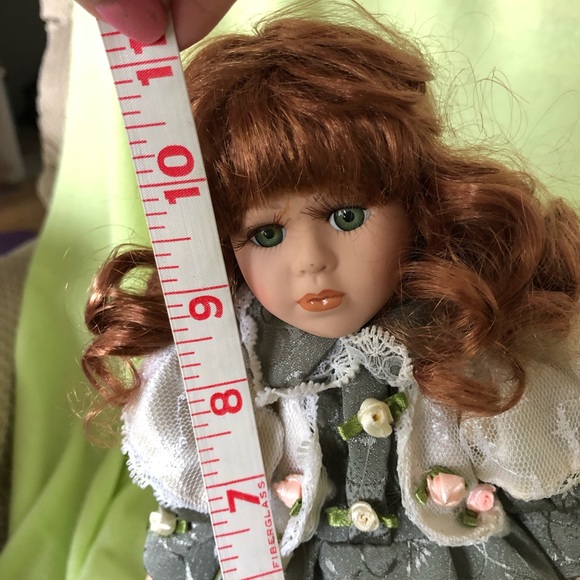 Porcelain Doll. Pretty hair, face, real eyelashes, 11” - Picture 9 of 9